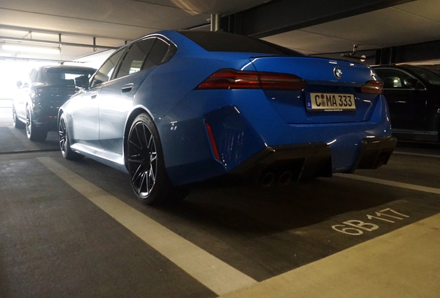 BMW M5 G90