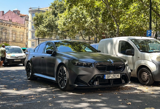 BMW M5 G90