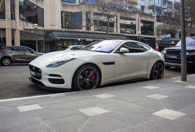 Jaguar F-TYPE R Coupé 2017