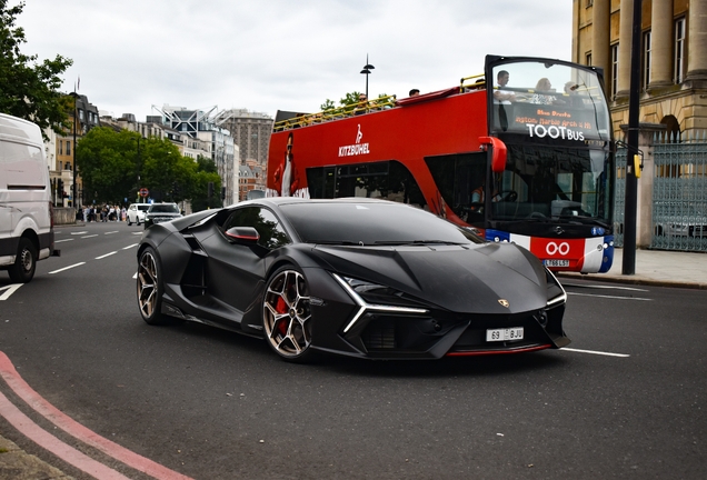 Lamborghini Revuelto