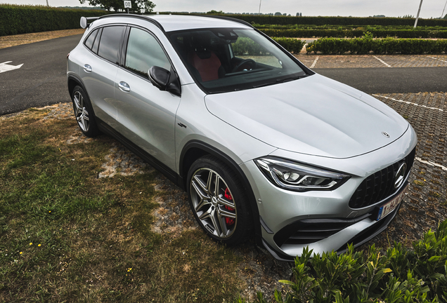 Mercedes-AMG GLA 45 S 4MATIC+ H247