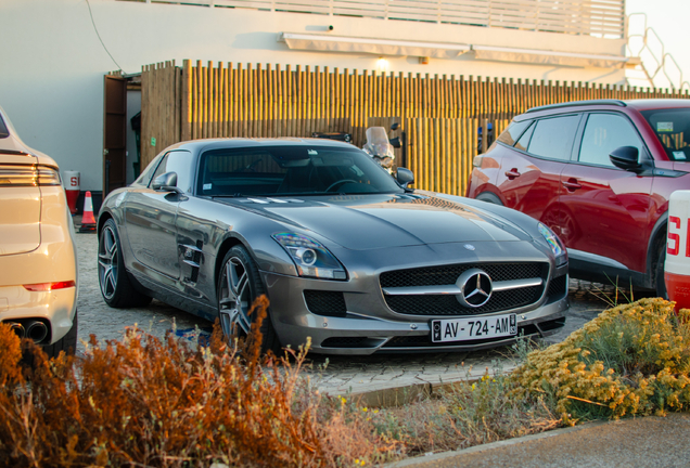 Mercedes-Benz SLS AMG
