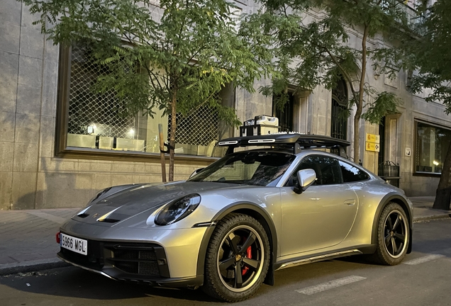 Porsche 992 Dakar