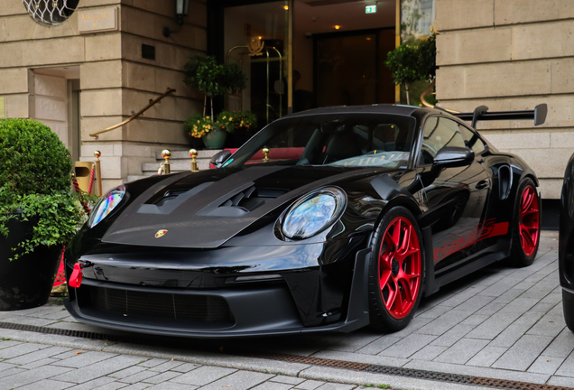 Porsche 992 GT3 RS Weissach Package