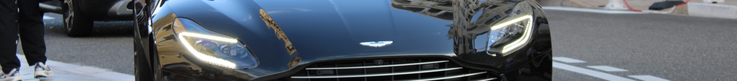 Aston Martin DB11 V8