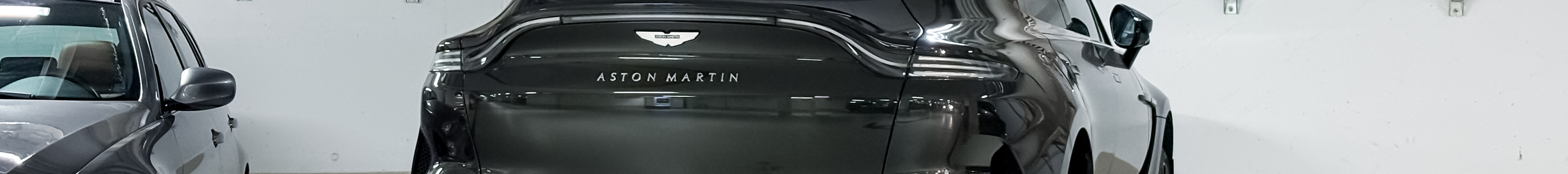 Aston Martin DBX707