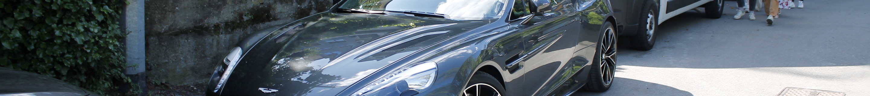 Aston Martin Vanquish 2013