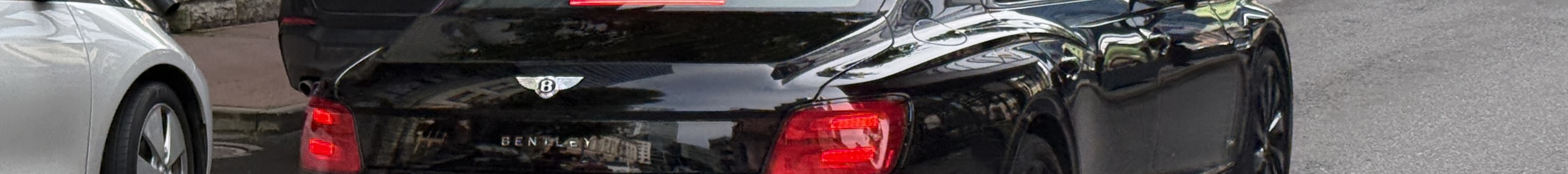 Bentley Flying Spur Hybrid