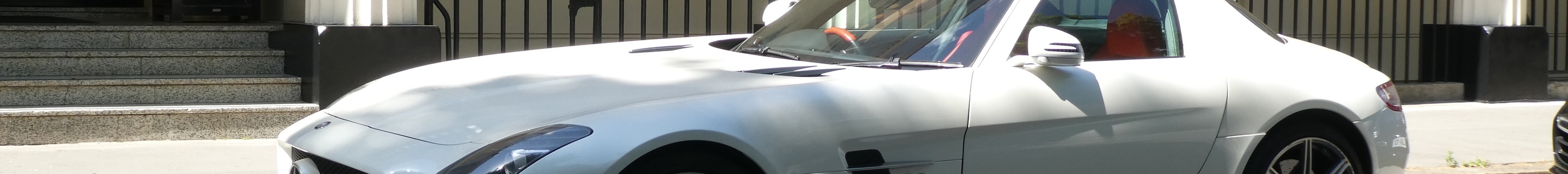 Mercedes-Benz SLS AMG