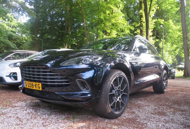 Aston Martin DBX