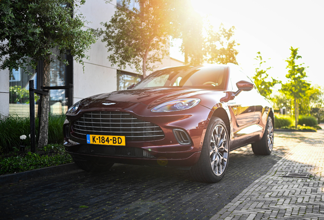 Aston Martin DBX