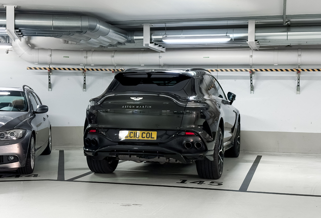 Aston Martin DBX707