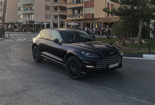 Aston Martin DBX707