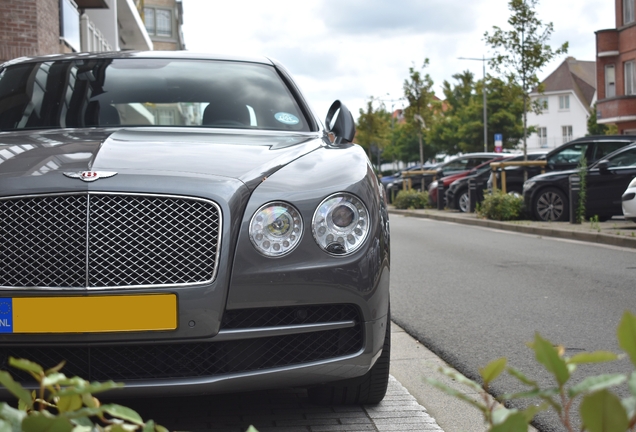 Bentley Flying Spur V8