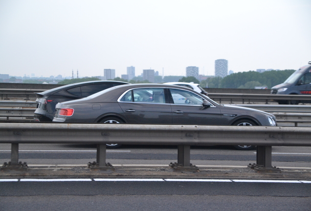 Bentley Flying Spur V8