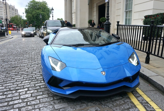 Lamborghini Aventador S LP740-4 Roadster