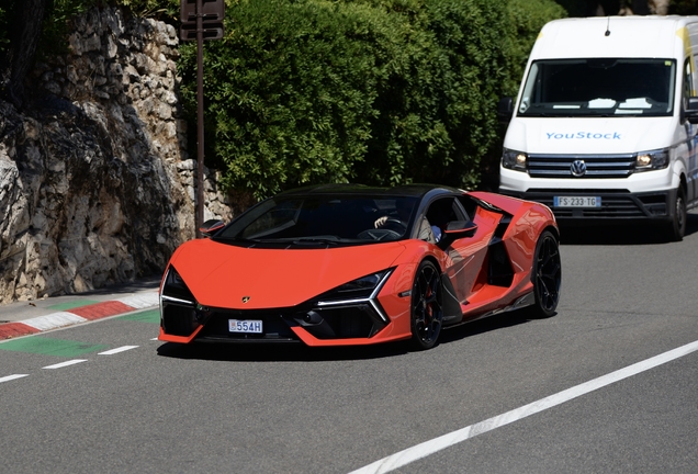 Lamborghini Revuelto