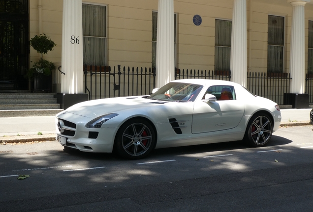 Mercedes-Benz SLS AMG