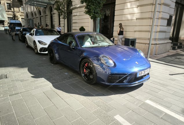 Porsche 992 Carrera 4 GTS Cabriolet