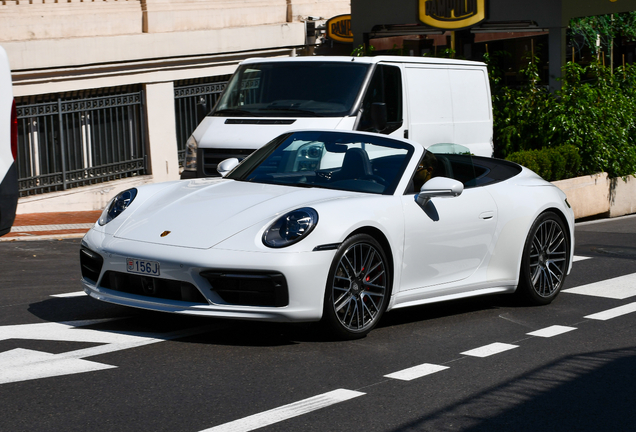 Porsche 992 Carrera 4S Cabriolet