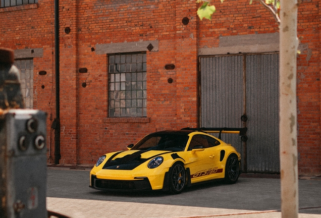 Porsche 992 GT3 RS Weissach Package