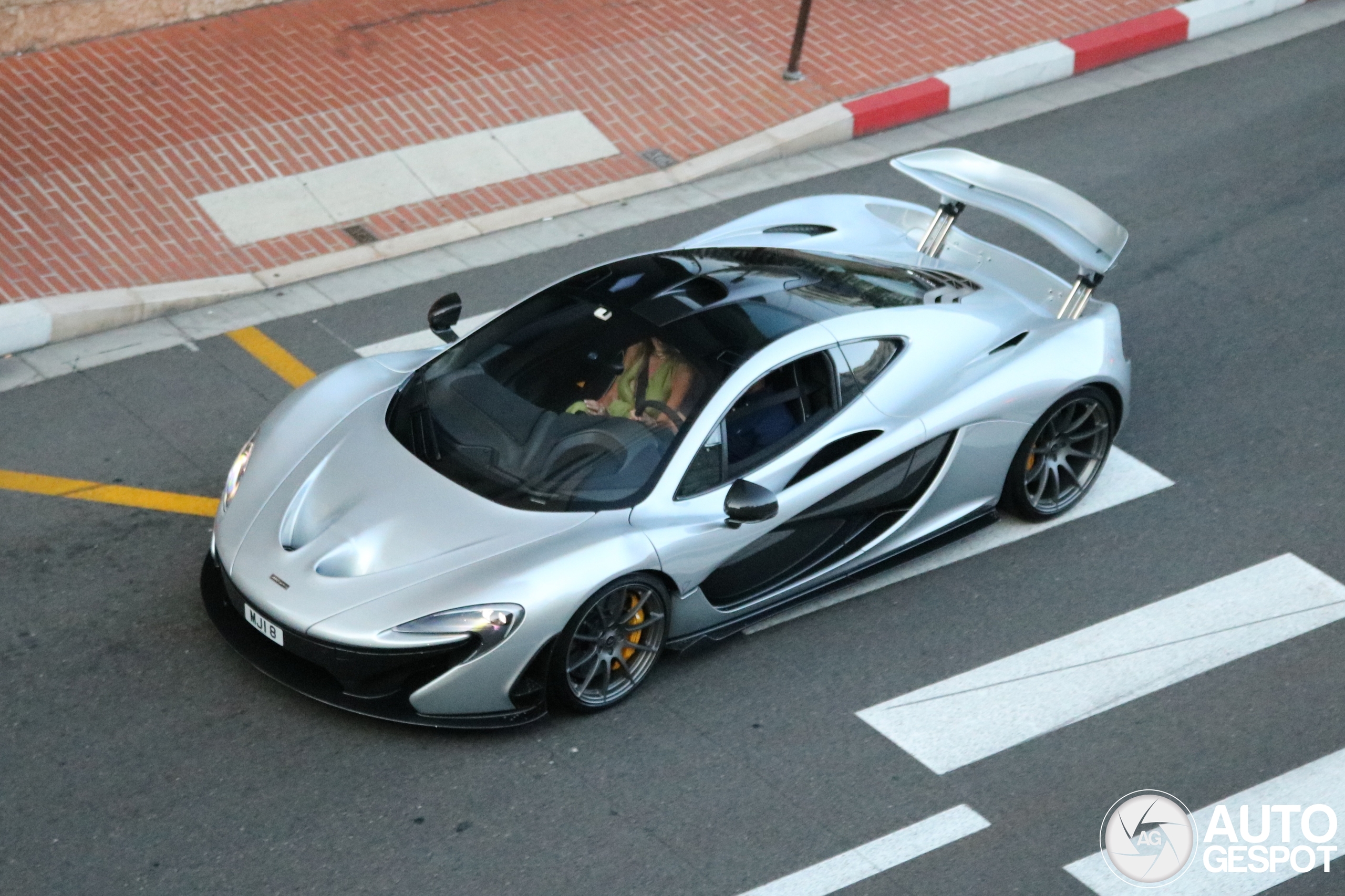 McLaren P1