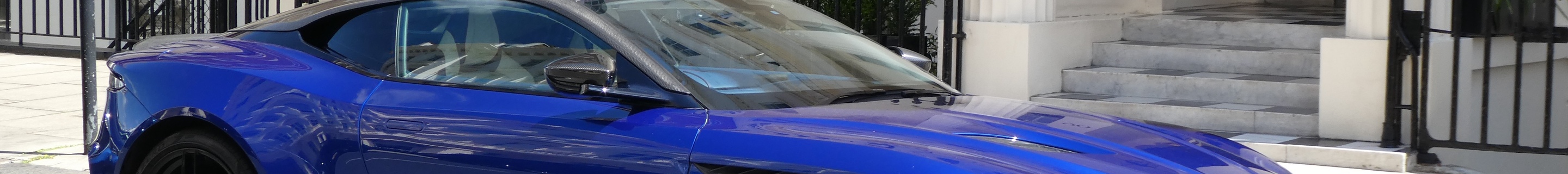 Aston Martin DBS Superleggera