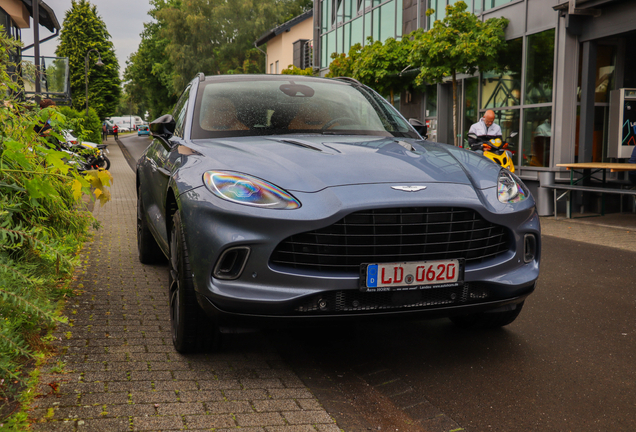 Aston Martin DBX