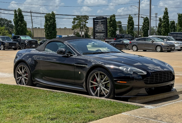 Aston Martin V8 Vantage Roadster 2012