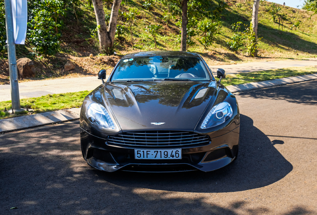 Aston Martin Vanquish 2013