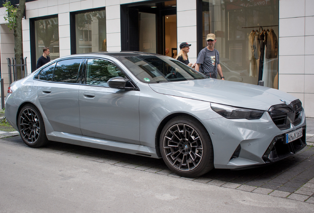 BMW M5 G90