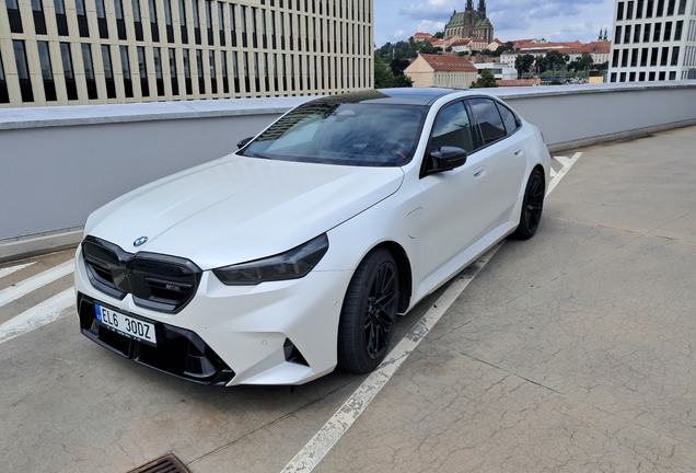 BMW M5 G90