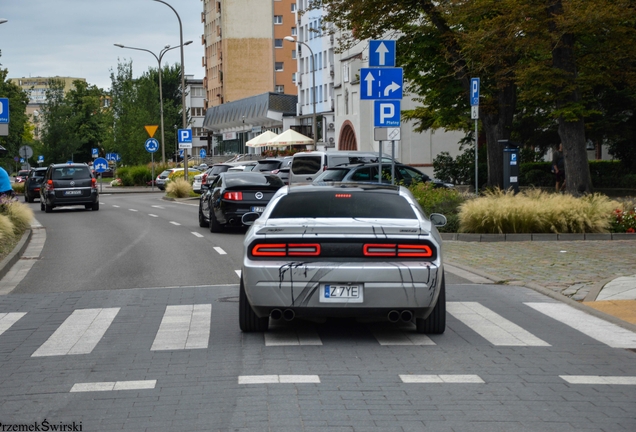Dodge Challenger SRT-8