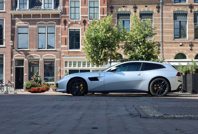 Ferrari GTC4Lusso T
