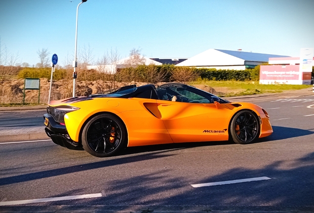 McLaren Artura Spider