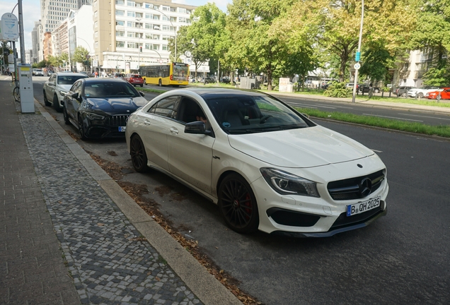 Mercedes-Benz CLA 45 AMG C117