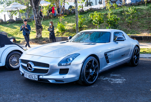 Mercedes-Benz SLS AMG