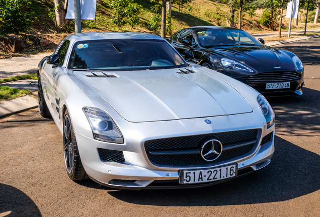 Mercedes-Benz SLS AMG