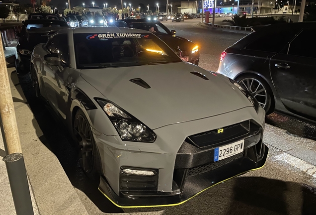 Nissan GT-R 2011