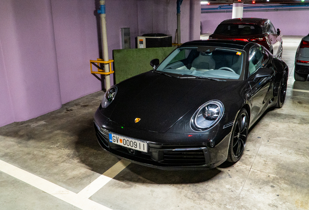 Porsche 992 Carrera 4S