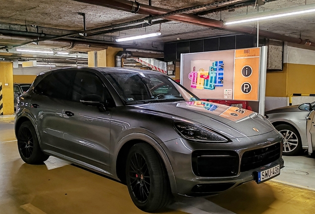 Porsche 9YA Cayenne GTS