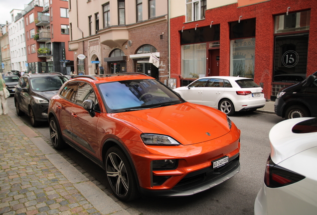 Porsche Macan EV Turbo