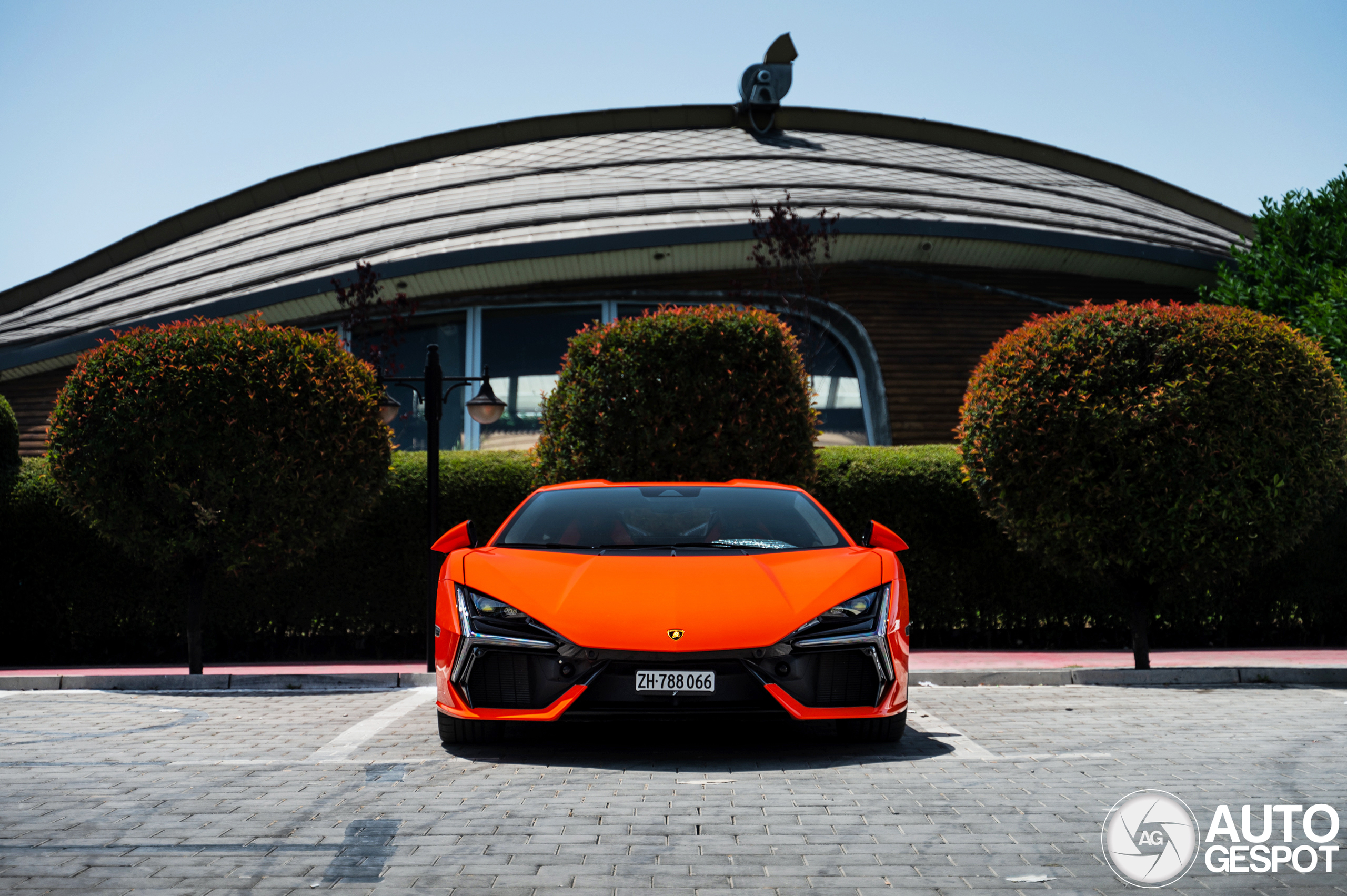 Lamborghini Revuelto