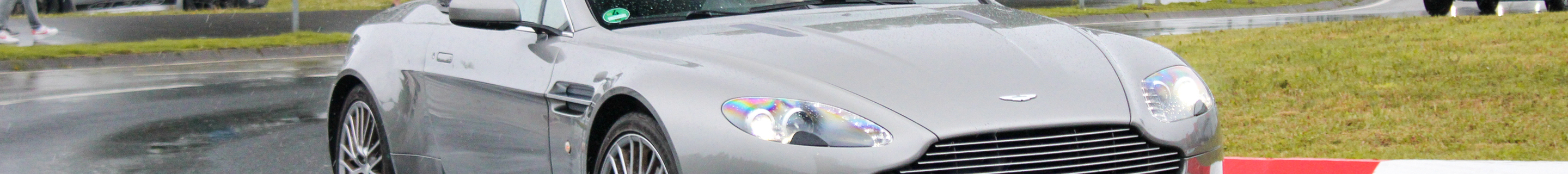 Aston Martin V8 Vantage Roadster