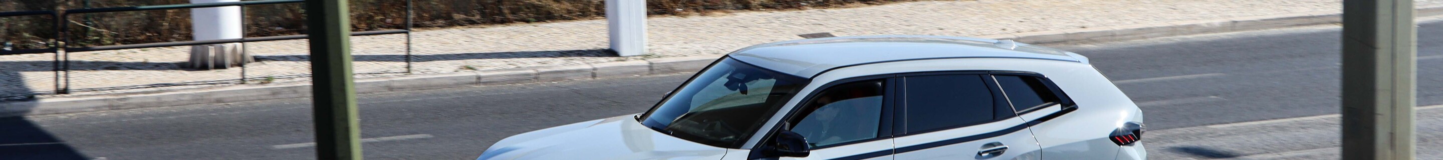 BMW XM G09 Label Red