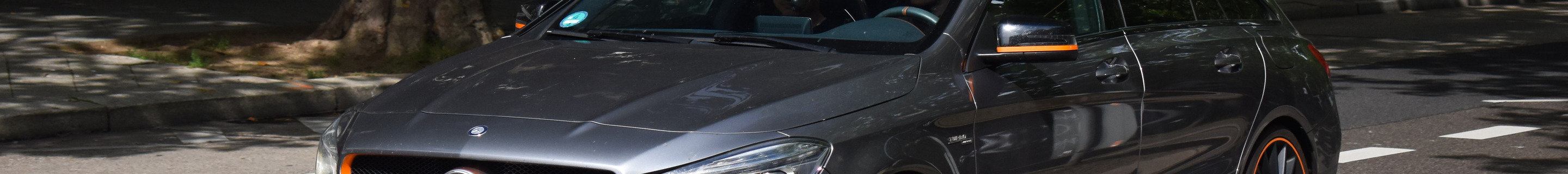 Mercedes-Benz CLA 45 AMG Shooting Brake OrangeArt Edition