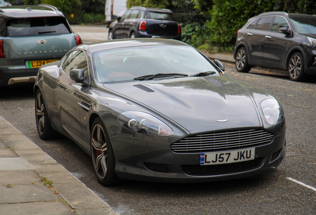 Aston Martin DB9