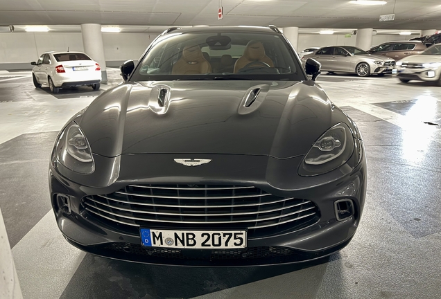 Aston Martin DBX