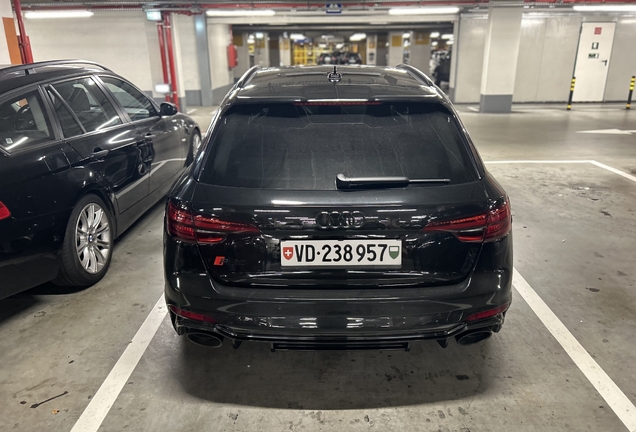 Audi RS4 Avant B9
