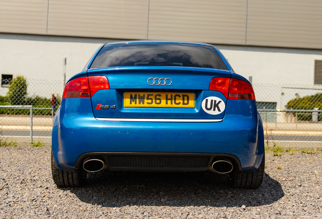 Audi RS4 Sedan